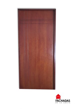 Puerta entamborada de madera caramelo